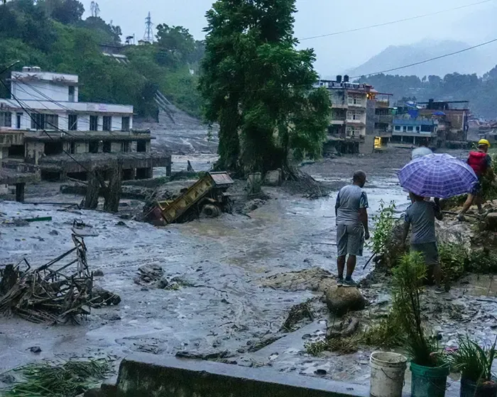 নেপাল-তিব্বত বন্যায় মৃত্যু ৫৮৪, নিখোঁজ প্রায় আড়াই হাজার