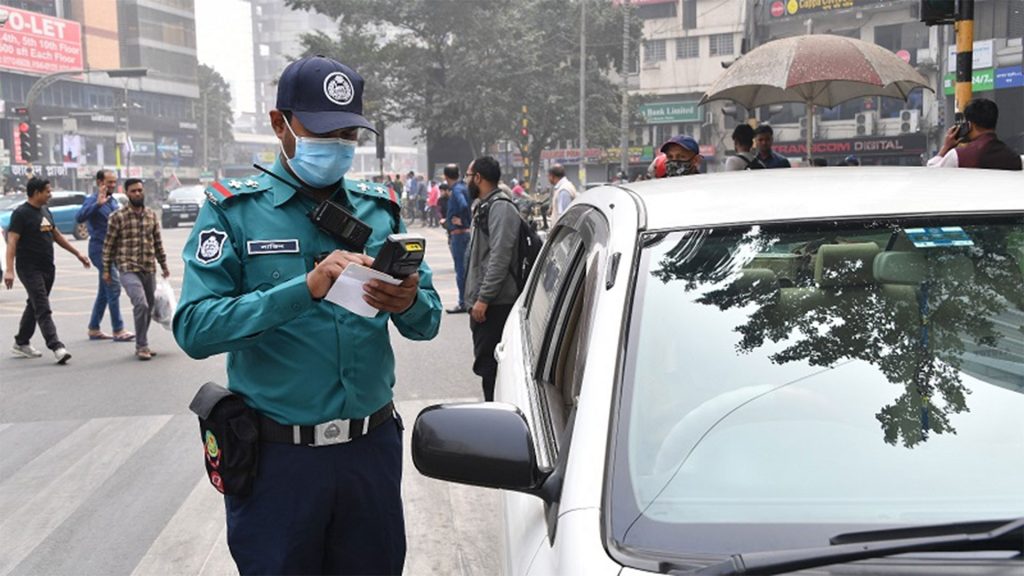 ট্রাফিক আইন ভঙ্গে রাজধানীতে দুই দিনে ৪১১৮ মামলা
